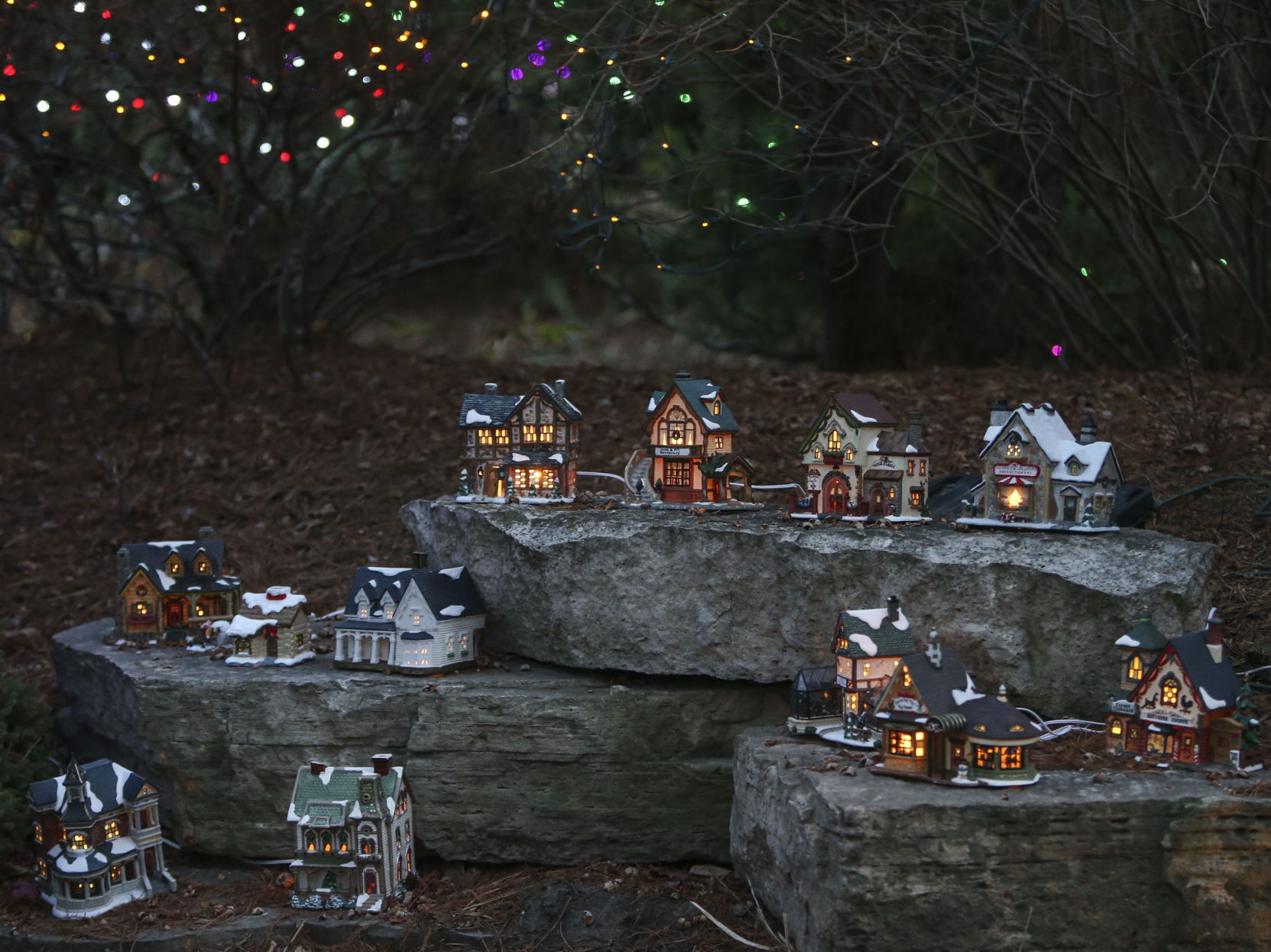 112120-qc-nws-lights-12.JPG